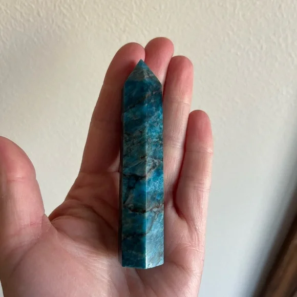 BLUE APATITE TOWER - Picture 7 of 10